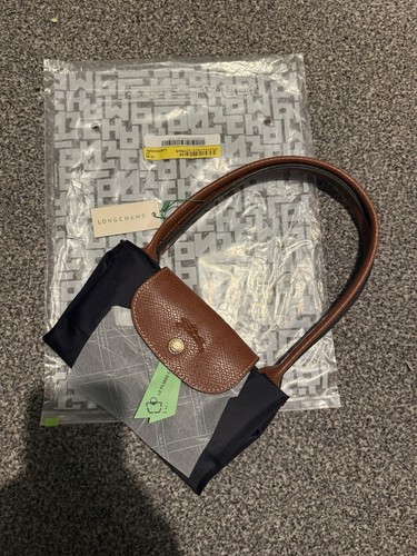 Longchamp black medium tote - black,